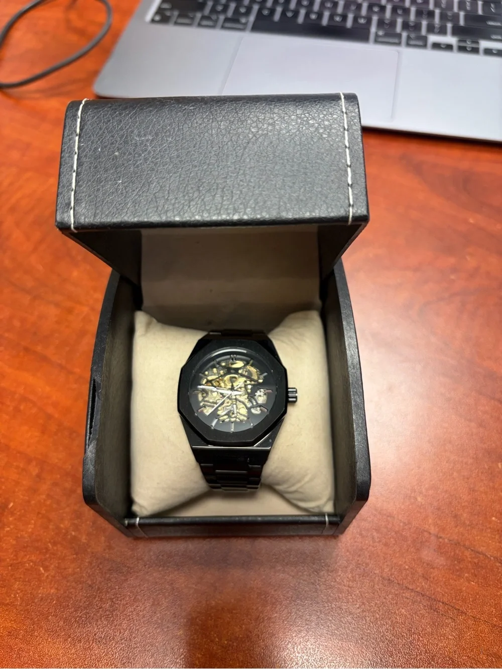 Trio of men’s watch, wallet and grooming kit